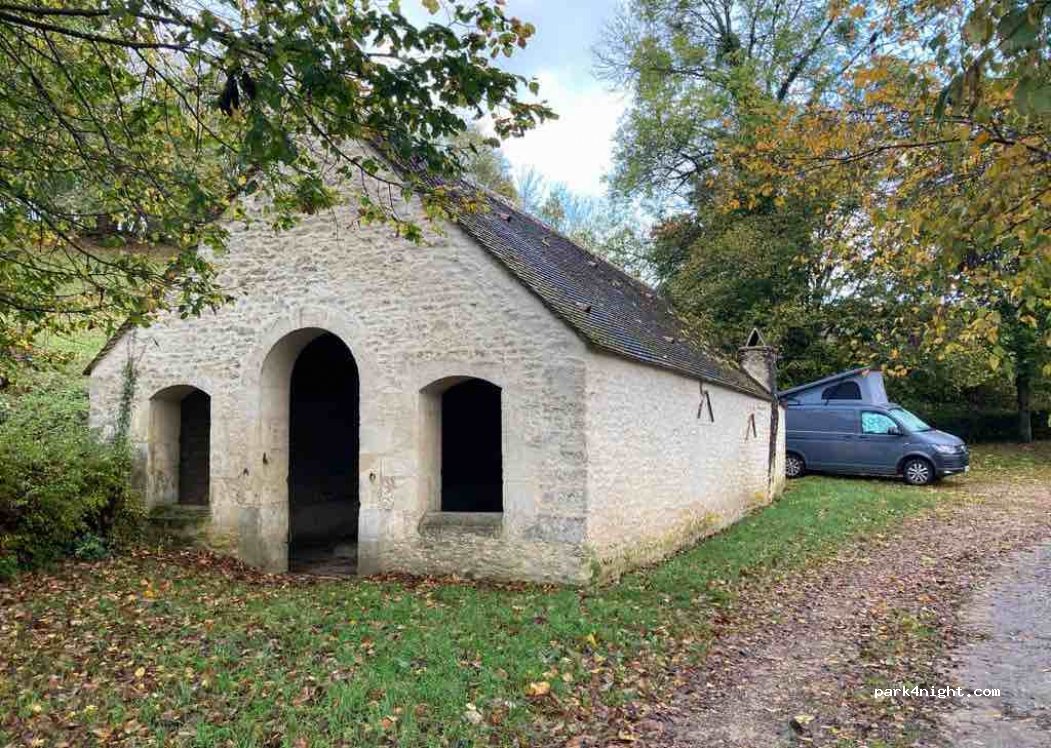 (21150) Flavigny-sur-Ozerain - Unnamed Road — foto 3