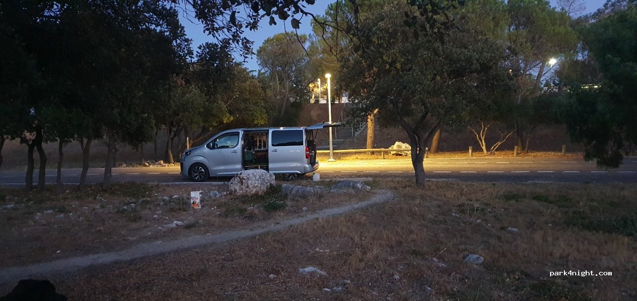 (30650) Rochefort-du-Gard - Chemin de Belly — foto