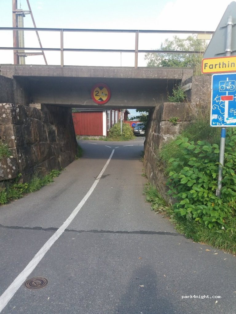 (553 11)  - 1 Västra Strandpromenaden — foto