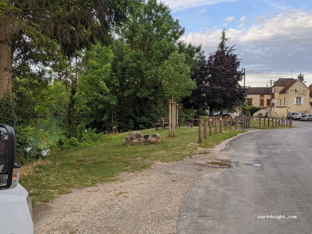 (51480) Cumières - 6 Quai de la Marne — foto