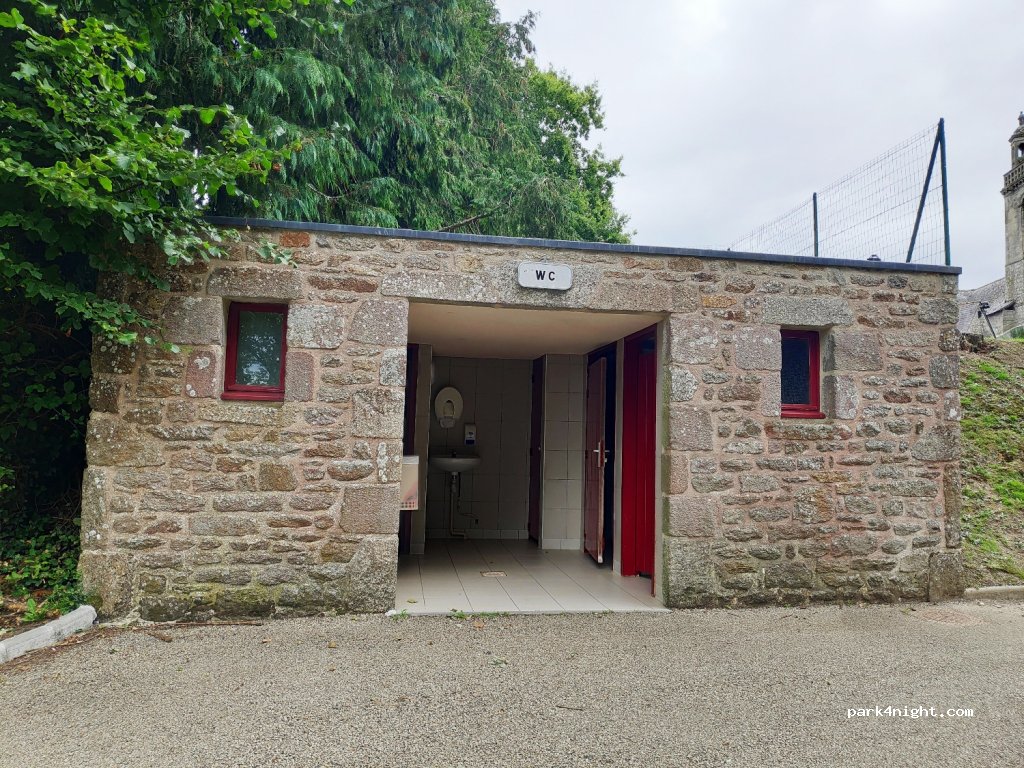(56120) Saint-Servant - 2 Le Bourg — foto