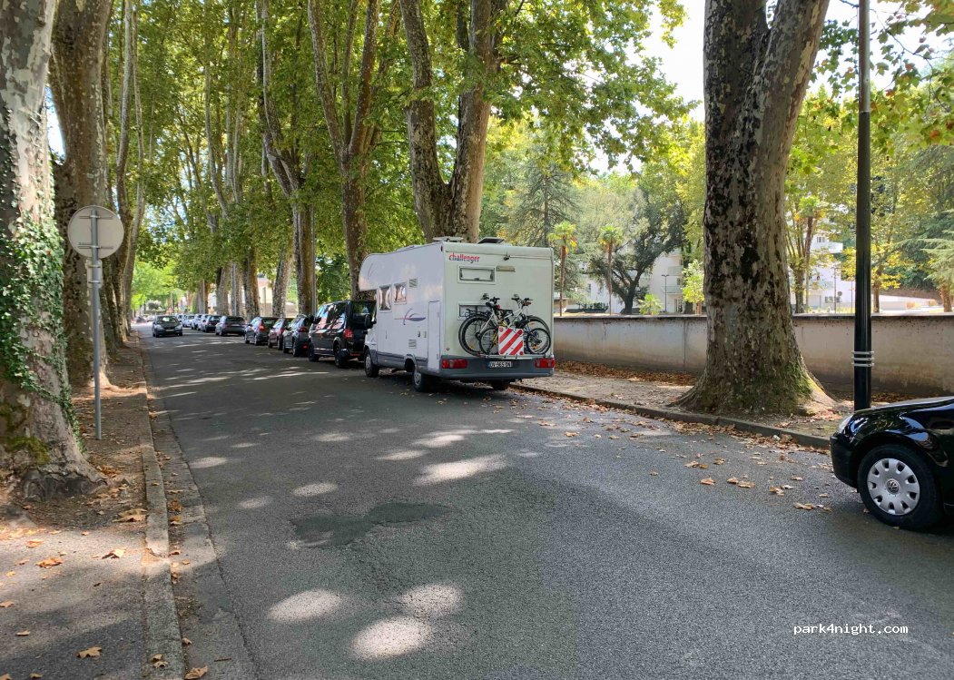 (40100) Dax - 1 Boulevard Carnot — foto