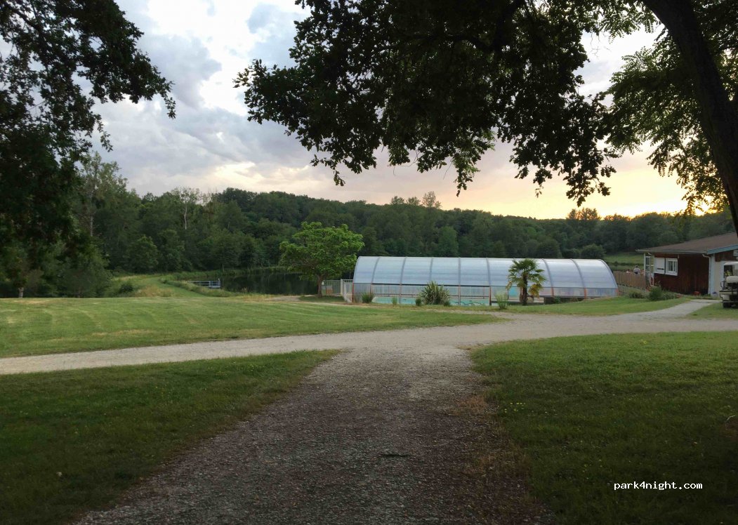 Camping Naturiste du Lac de Lislebonn — foto 2