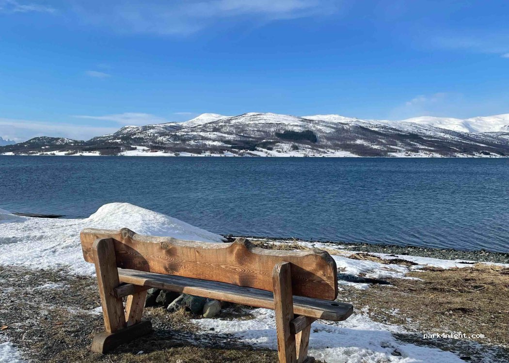 Bobilparkering i Burfjord — foto 5