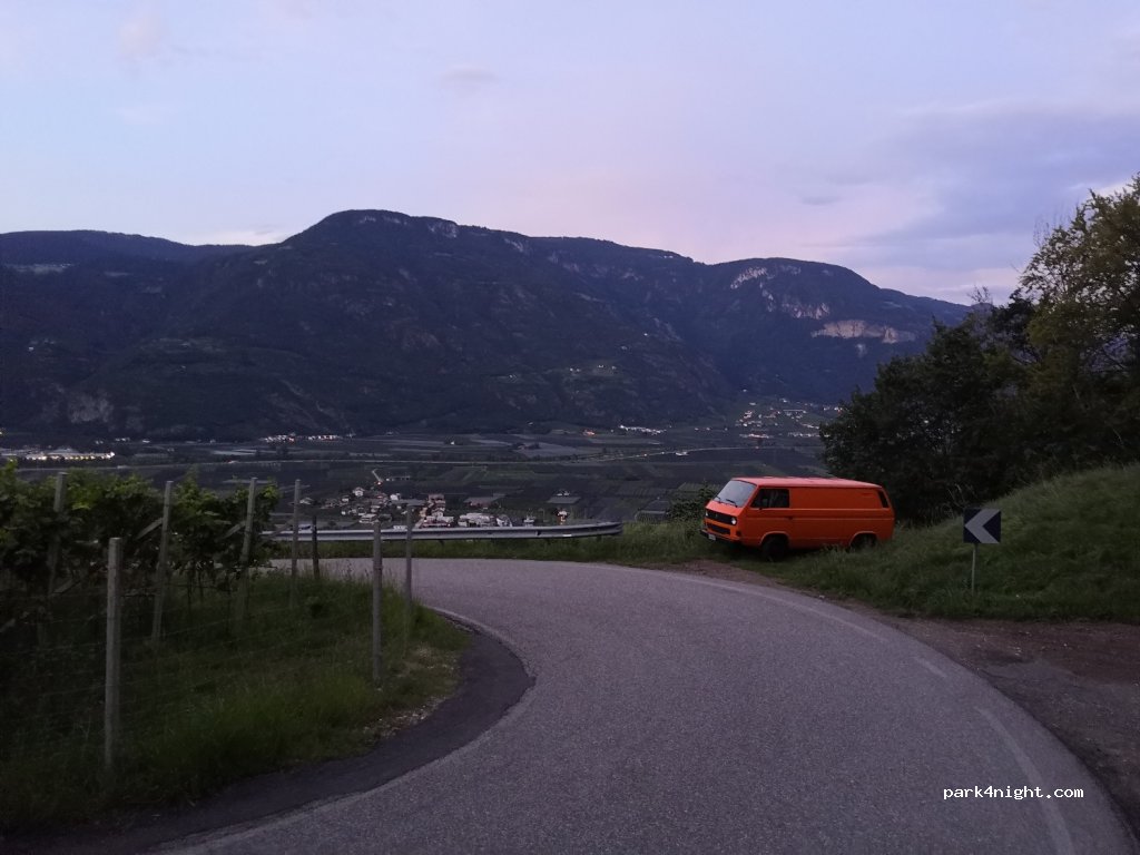 (39010) Nalles - Via Schwanburg — foto