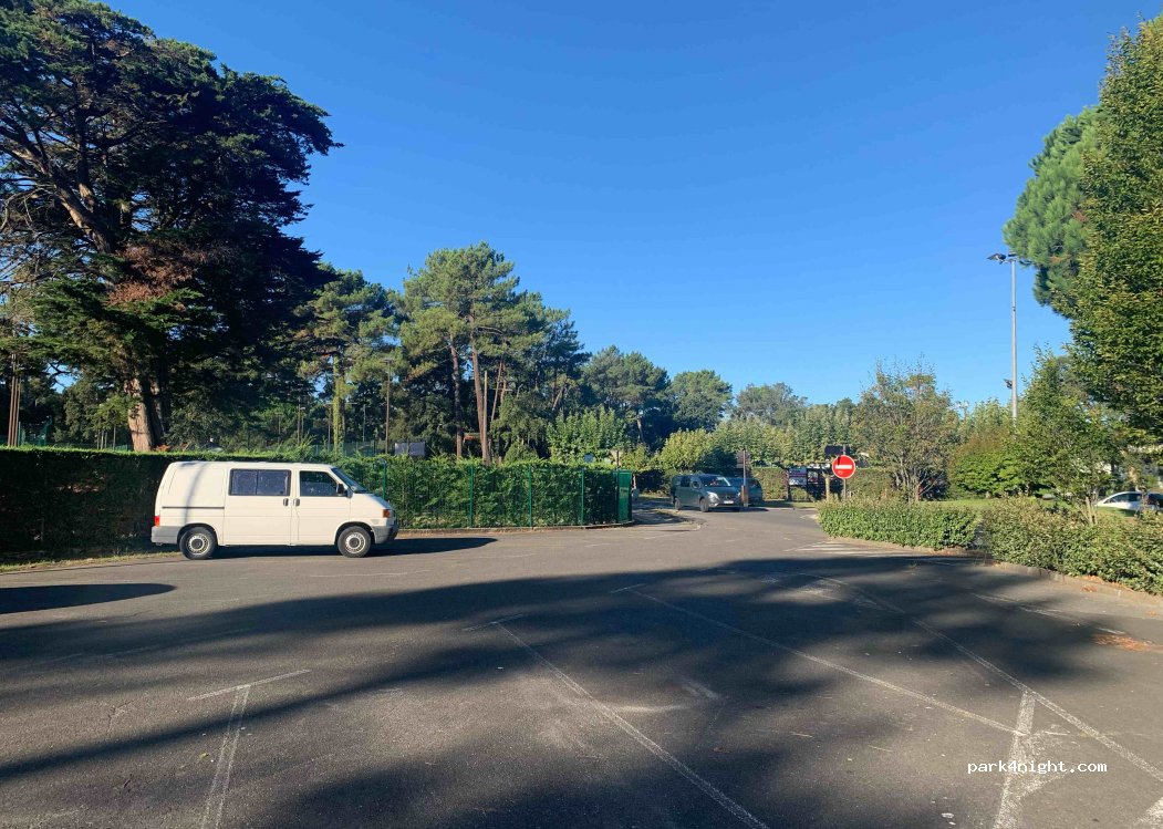 (40150) Soorts-Hossegor - 35 Place du Stade — foto 2