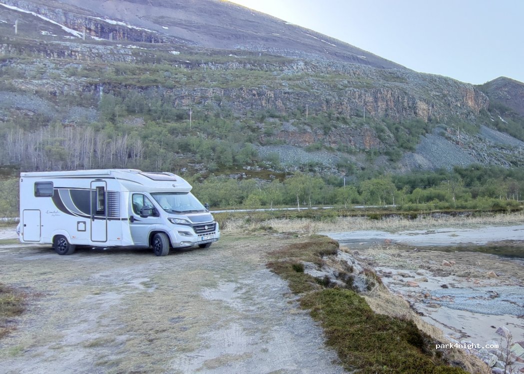 (9713) LAKSELV - 140 E69 — foto
