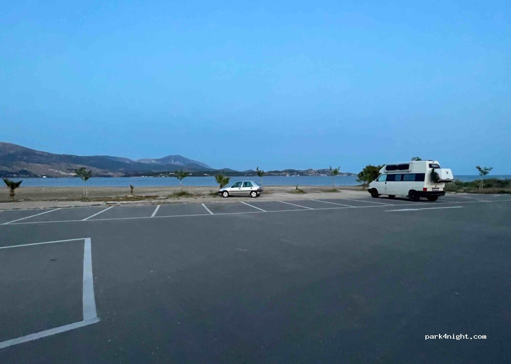 (282 00) Lixouri - 31 Grigoriou Lampraki — foto 3