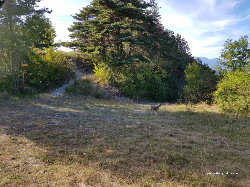 (38710) Lavars - Unnamed Road — foto