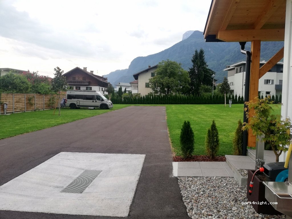 Camper Stop Nals — foto