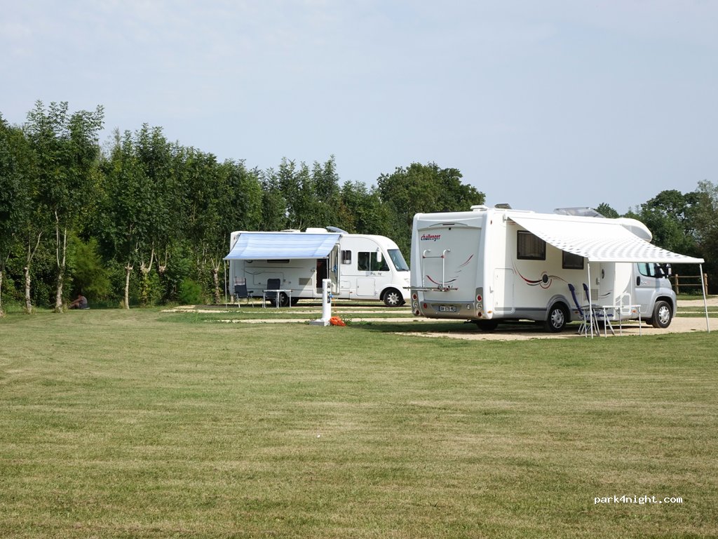 Aire de camping-cars Chaillé-les-Marais — foto 3