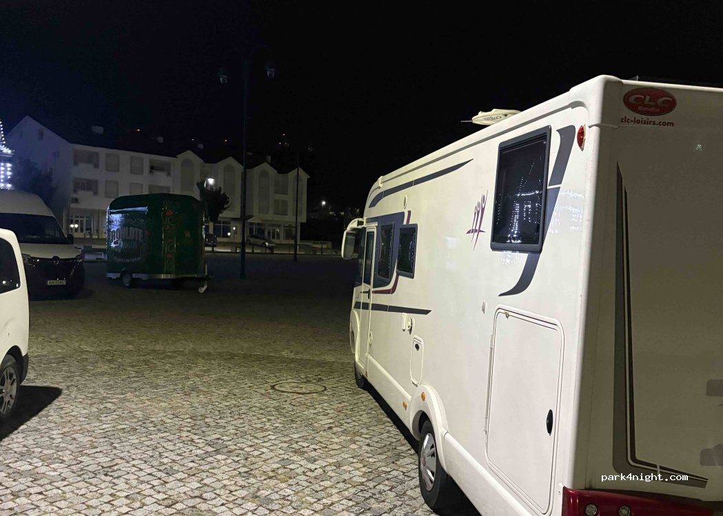 (5460) Boticas - 14 Largo Nossa Senhora da Livração — foto 2