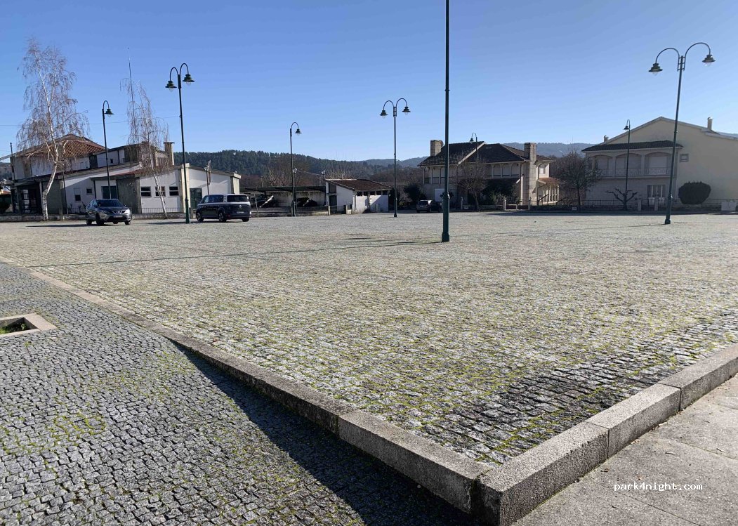 (5460) Boticas - 14 Largo Nossa Senhora da Livração — foto 4