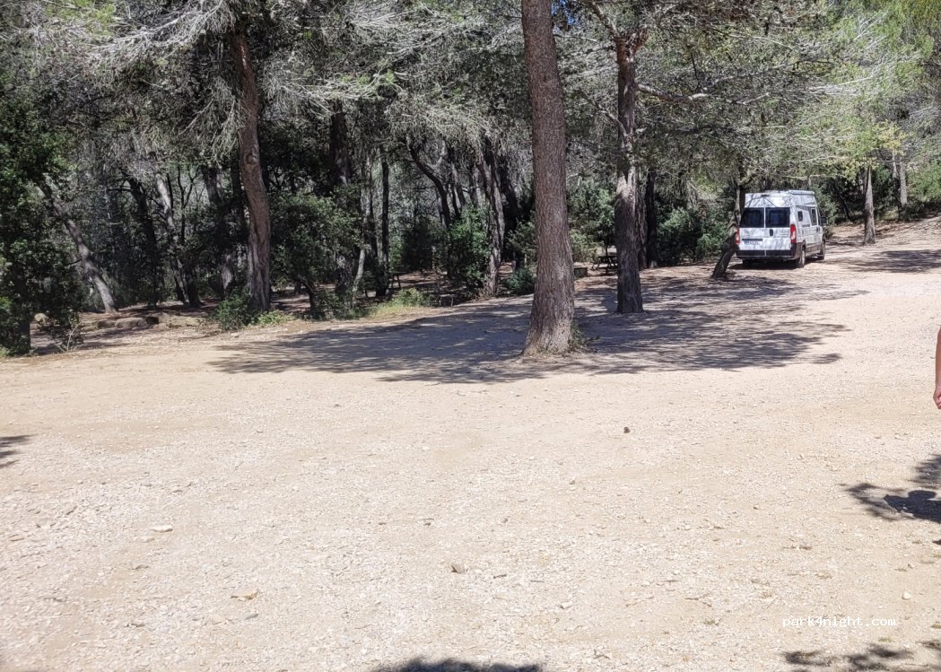 (30290) Laudun-l'Ardoise - 636 Chemin du Camp de César — foto 2