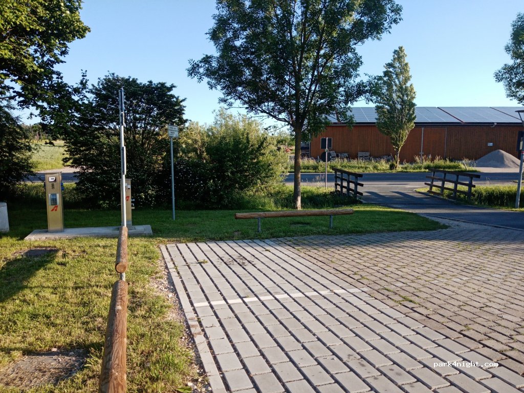 Wohnmobilstellplatz am Festplatz — foto 2