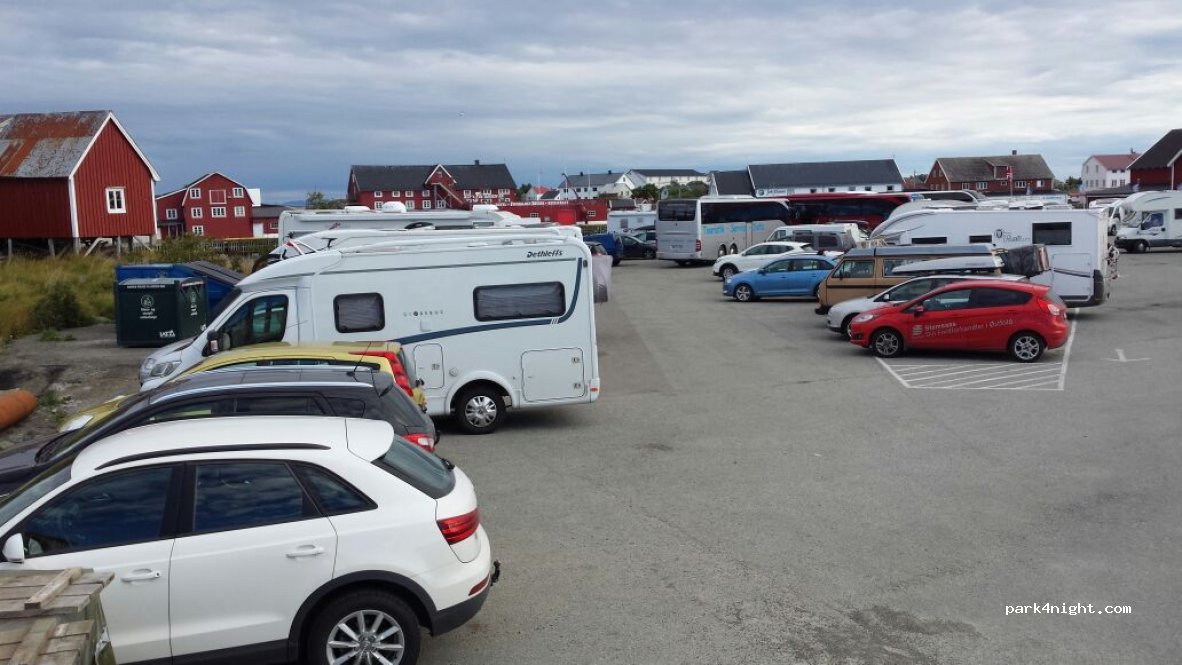 (8312) HENNIGSVAER - 22 Misværveien — foto