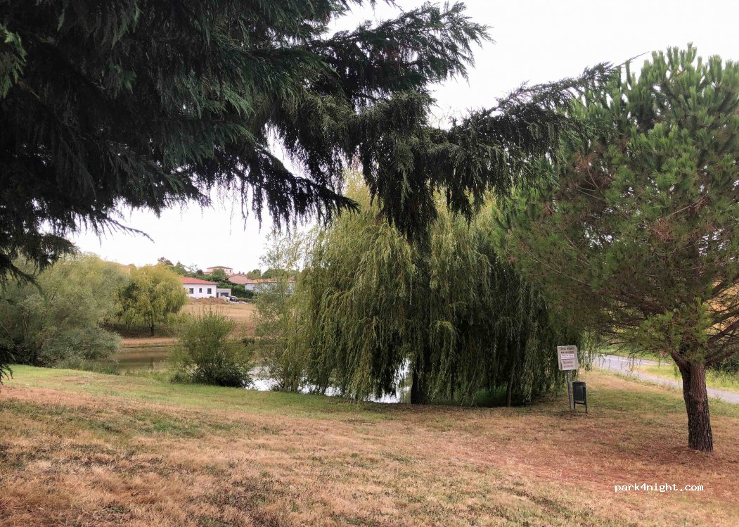 (31570) Bourg-Saint-Bernard - 16 Allée du Stade — foto 3