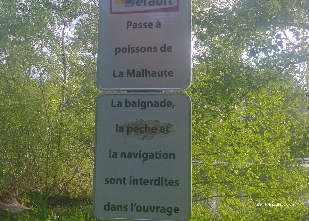 (34370) Thézan-lès-Béziers - Unnamed Road — foto 4