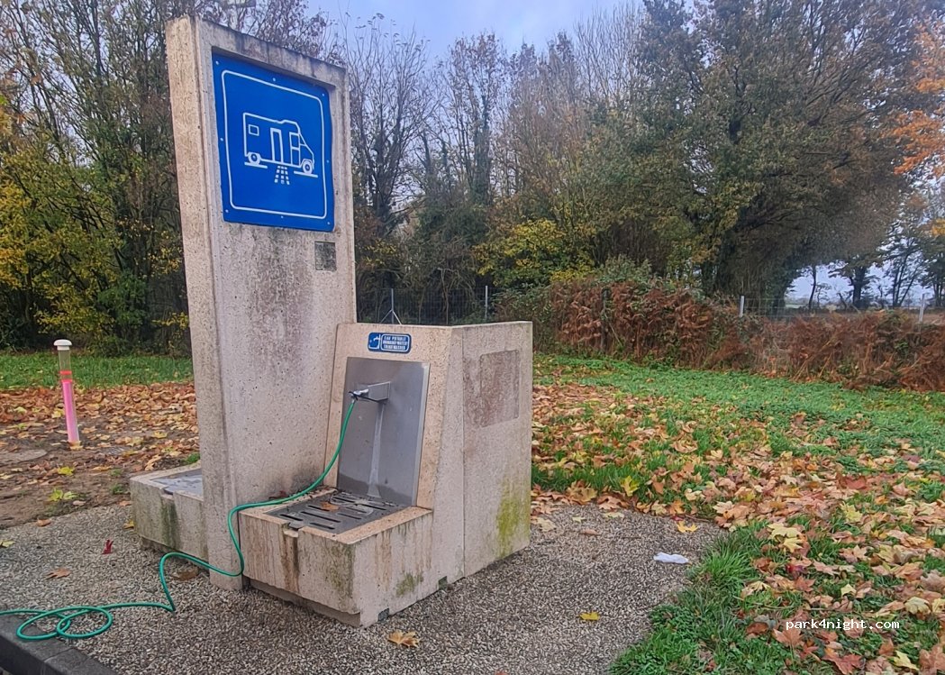(86480) Rouillé - Unnamed Road — foto 2