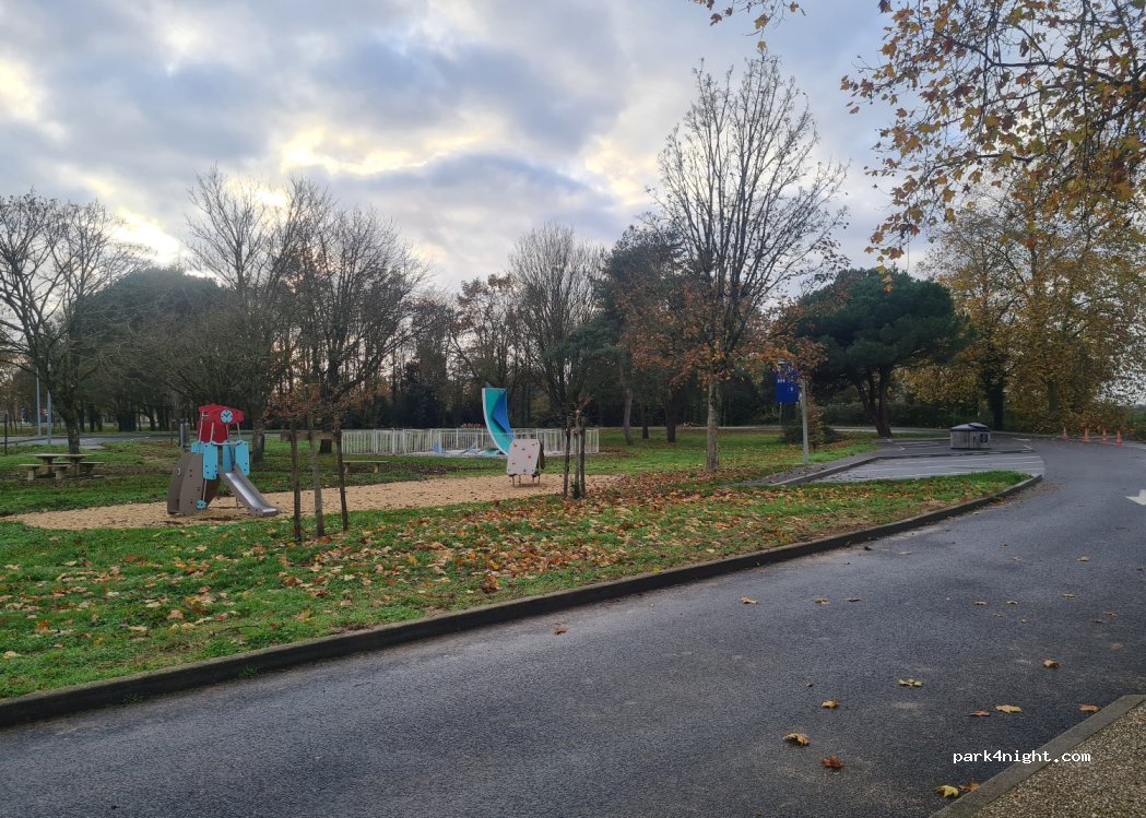 (86480) Rouillé - Unnamed Road — foto 4