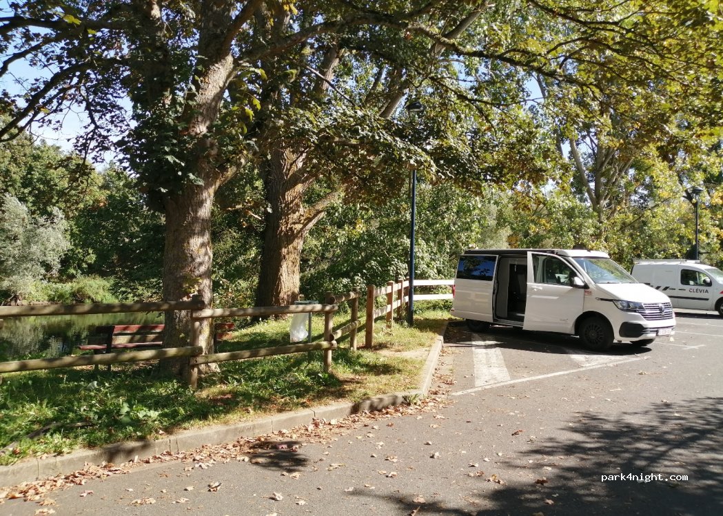 (54630) Flavigny-sur-Moselle - 1 Place de L Hôtel de ville — foto 2