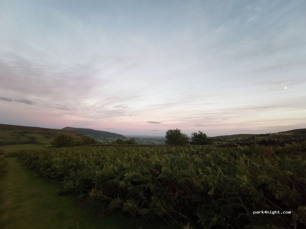 (NP7 7LH)  - Unnamed Road — foto 4