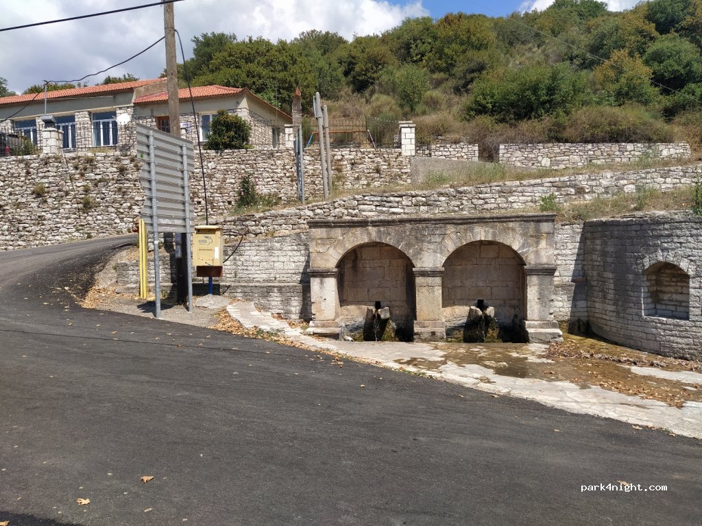 (270 56) Perivolia - Unnamed Road — foto