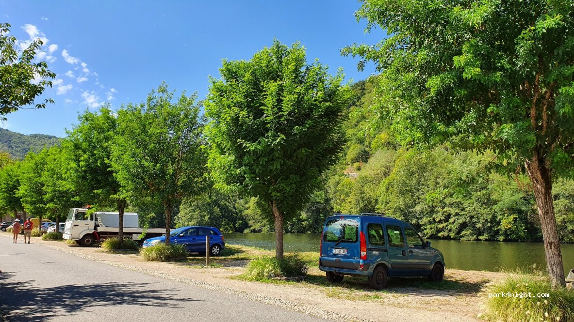 (12140) Entraygues-sur-Truyère - 40 Rue du Faubourg de Truyère — foto