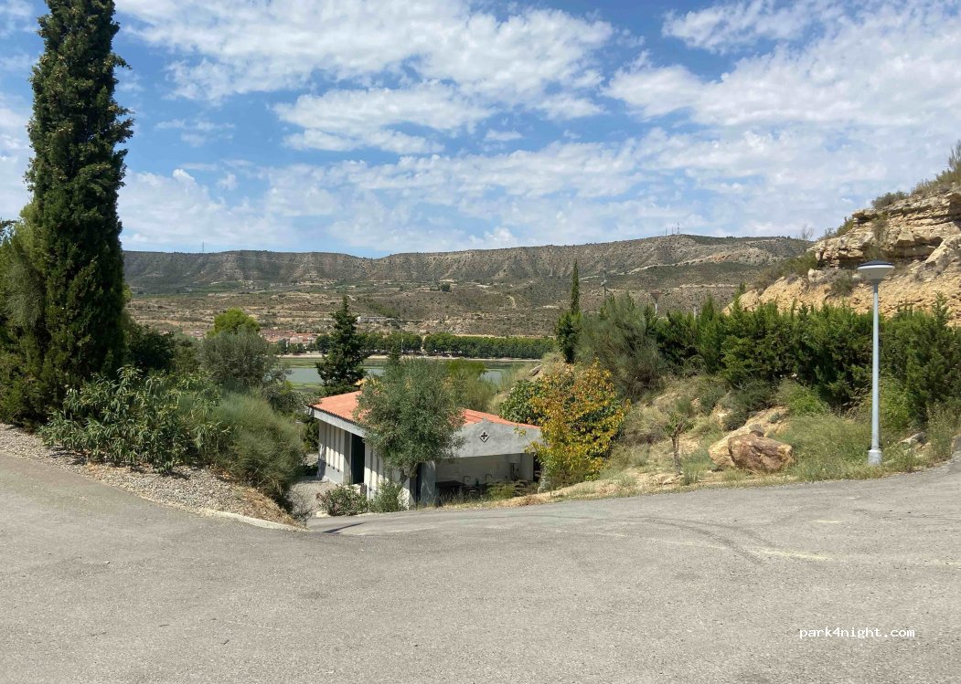 Knittels Ebro Angelcamp — foto 2