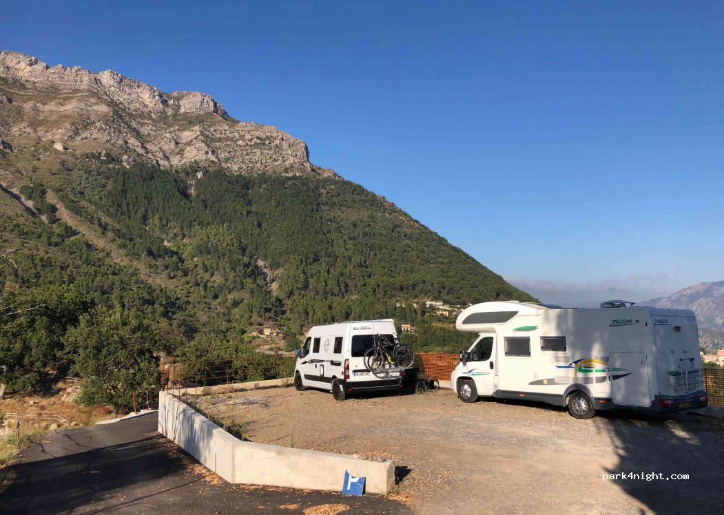 (06830) Tourette-du-Château - 6 Place de l'Orme — foto