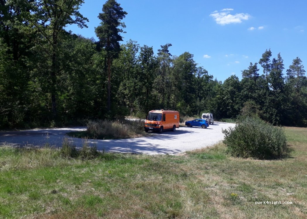 Ausflugsparkplatz Bleichsee bei Löwenstein — foto