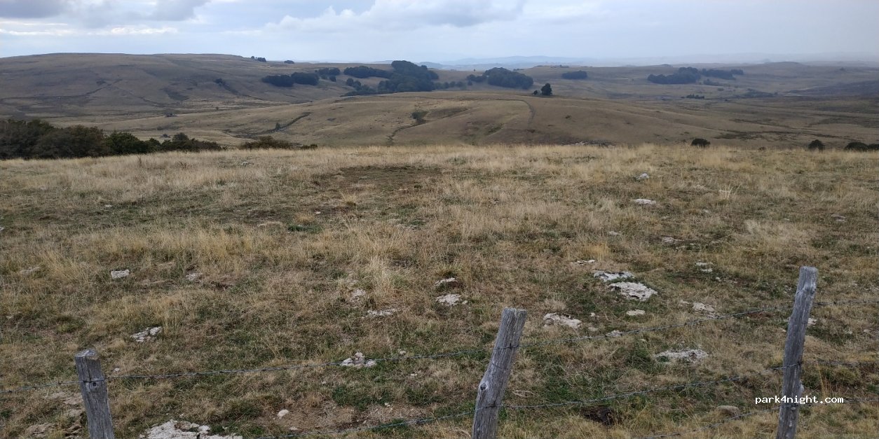 (48100) Les Salces - Chemin GR 60 — foto