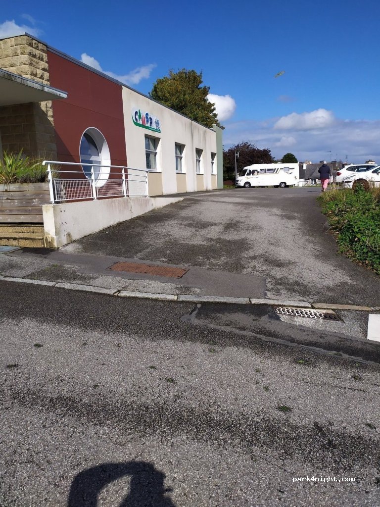 (29270) Carhaix-Plouguer - 20 Rue Amiral Emeriau — foto