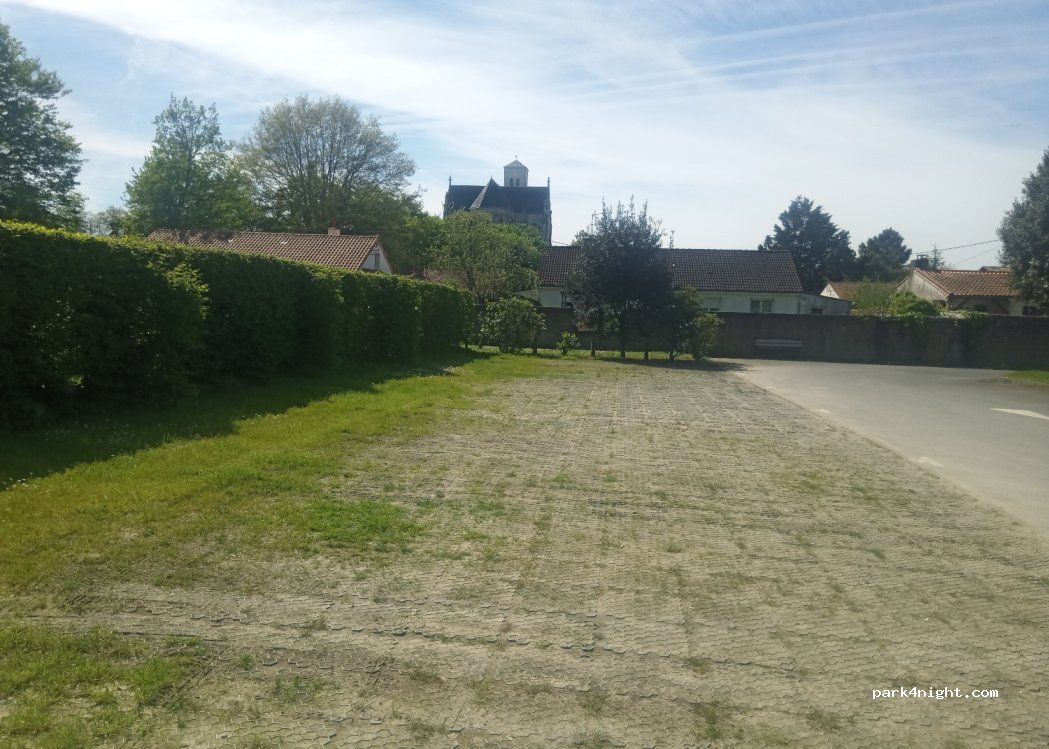 (44116) Vieillevigne - Le Bourg — foto 3
