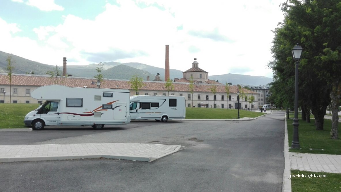 (40100) La Granja de San Ildefonso - 13 Paseo Hospital — foto 3