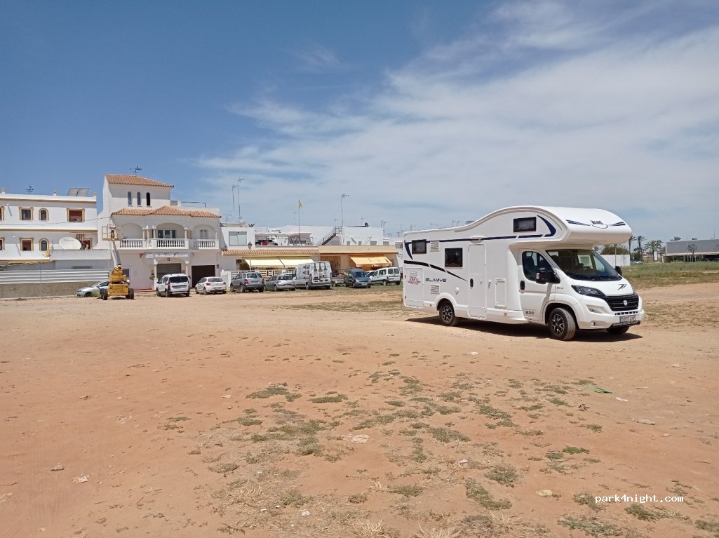 (11550) Chipiona - 15 Calle Mataserranos — foto 2