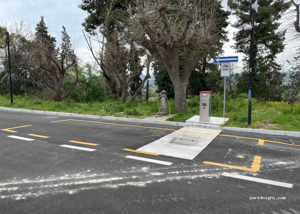 Area sosta camper Morrovalle — foto 3