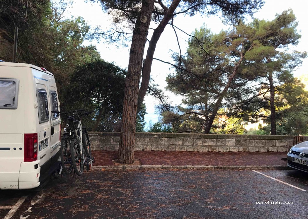 (06190) Roquebrune-Cap-Martin - 12 Avenue Raymond Poincaré — foto