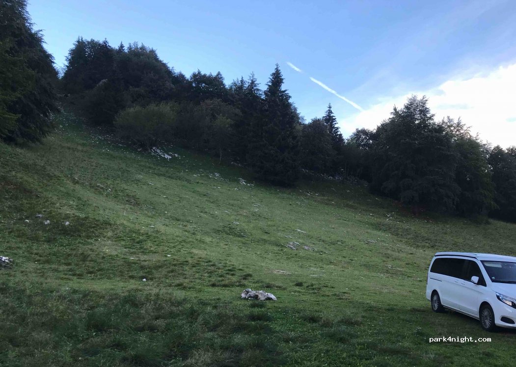 (37020) Ferrara di Monte Baldo - 1 Località Novezzina — foto