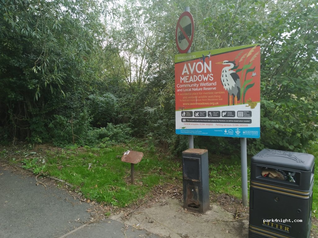 (WR10 1EY)  - King George's Way — foto