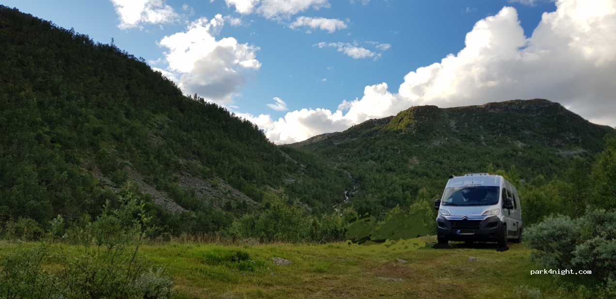(6884)  - Tindevegen — foto