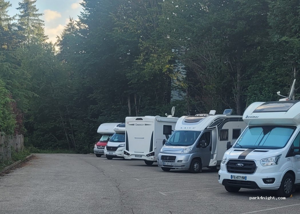 Aire Camping-Car Saint-Pierre-de-Chartreuse — foto 2