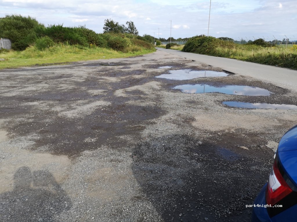 (L24 5GA) Hale - 4 Viscount Drive — foto