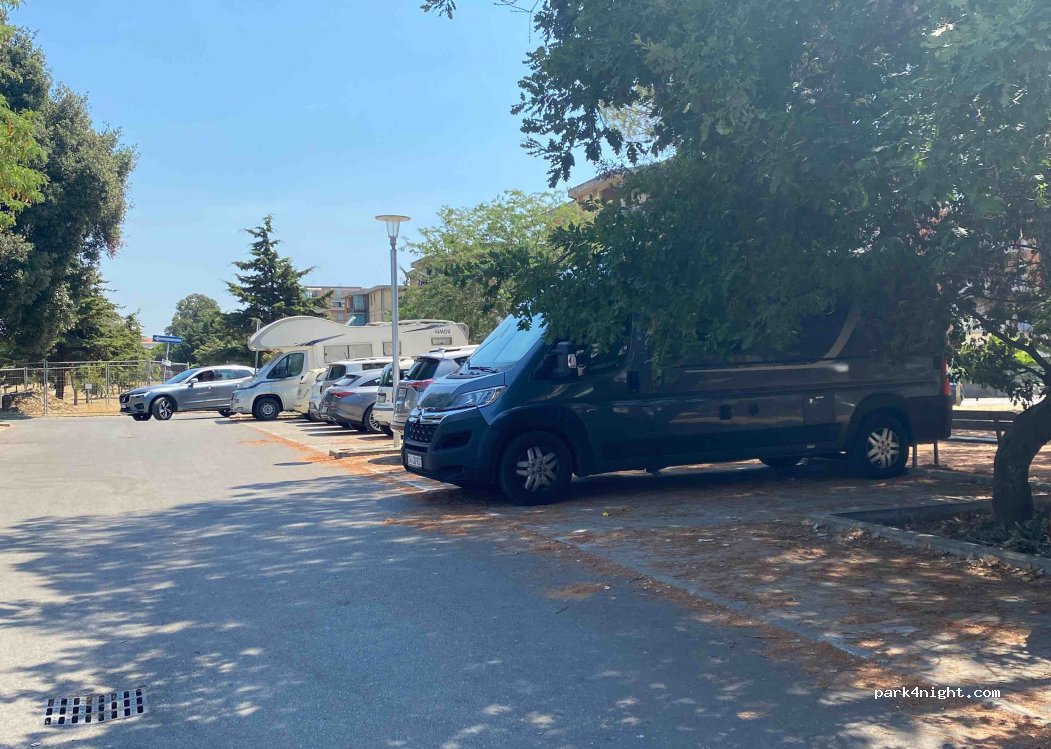 (58022) Follonica - 6 Via Apuania — foto 4