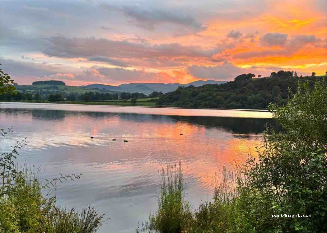 Pant Yr Onnen Lakeside Campsite — foto 4