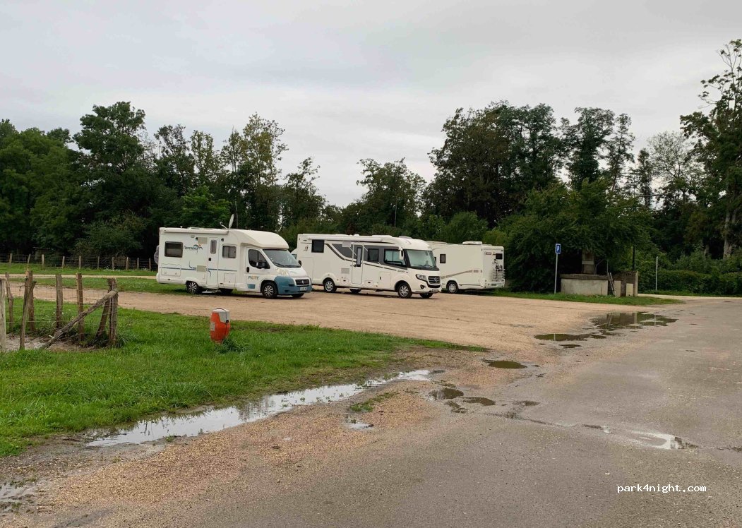 (21270) Pontailler-sur-Saône - 11 Place des Martyrs de Résistance — foto 2