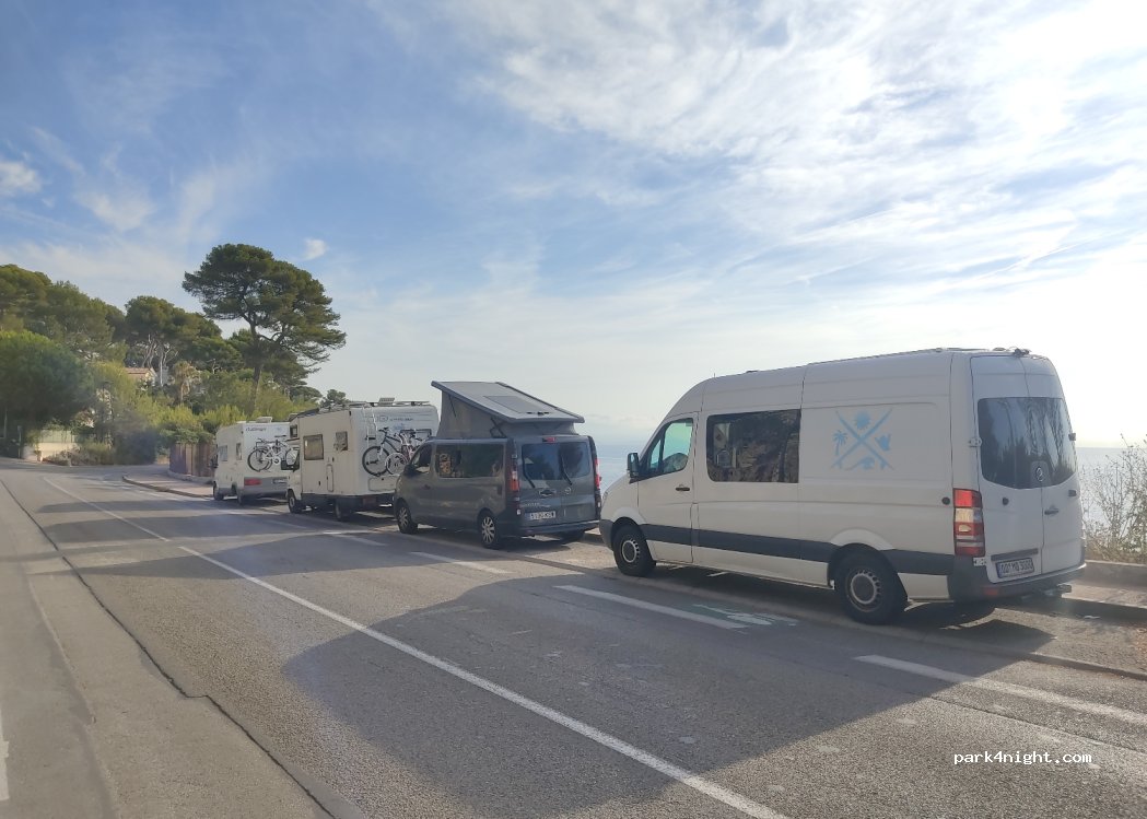 (06160) Antibes - 62 Avenue des Pins du Cap — foto 2