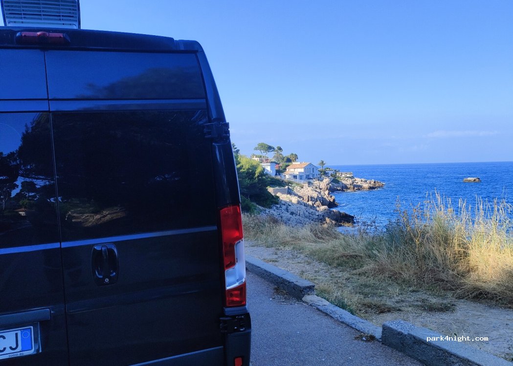 (06160) Antibes - 62 Avenue des Pins du Cap — foto 3