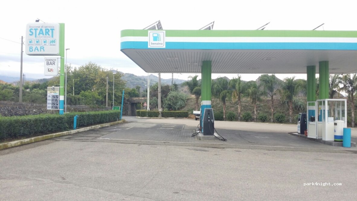 (95011) Calatabiano - Via Giuseppe Garibaldi — foto 2