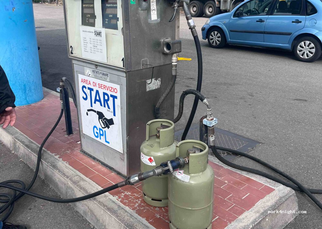 (95011) Calatabiano - Via Giuseppe Garibaldi — foto 3